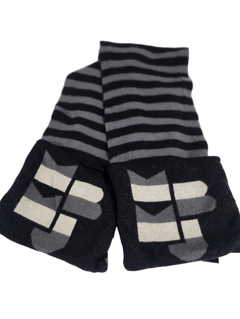 MARC by Marc jacobs 💯 Authentic Wool 8 by 68 inches